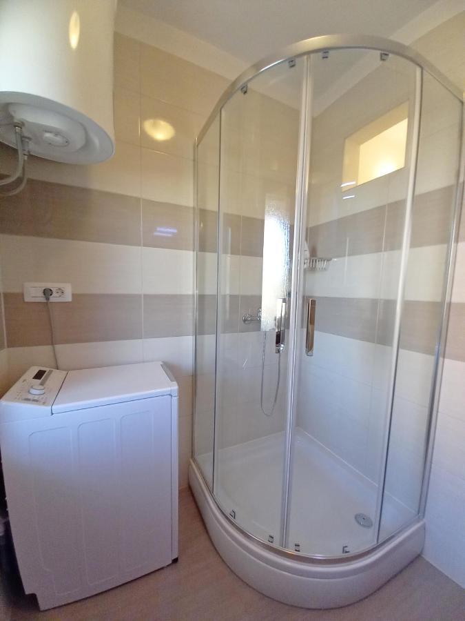 Apartments Tina & Denis พูลา ภายนอก รูปภาพ